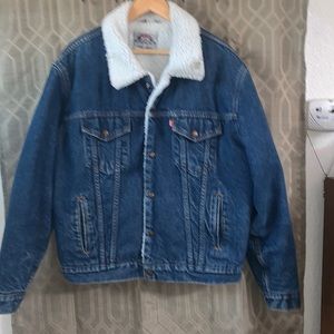 Men’s Lined Levi’s jean jacket, size 48